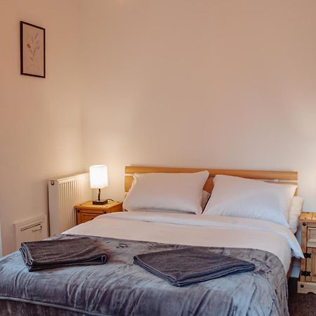 Spacious Flat With Free Parking Apartment Harrogate Exterior photo
